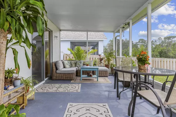 2066 Redwood CIR NE, Palm Bay, FL 32905