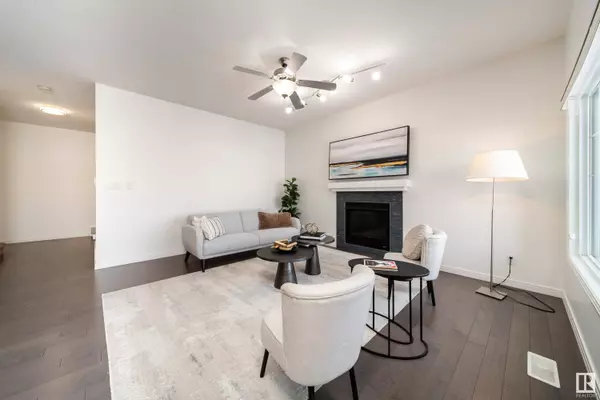 3539 8 ST NW, Edmonton, AB T6T 1A2