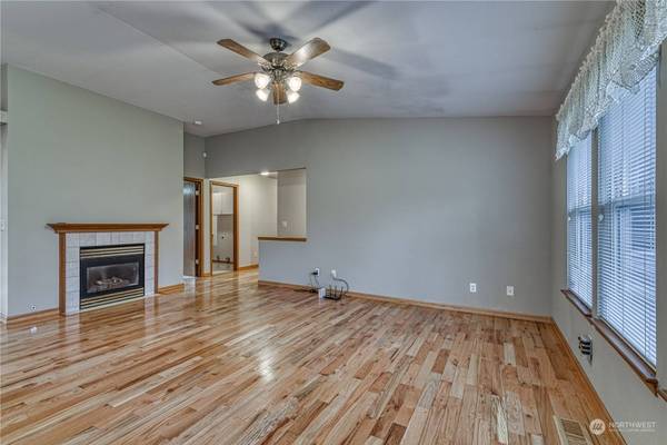 24414 119th PL SE, Kent, WA 98030