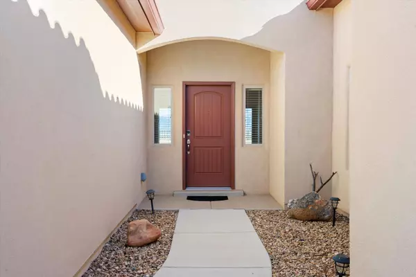 5513 Pikes Peak LOOP NE, Rio Rancho, NM 87144