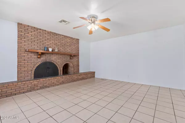 3719 W ROSE Lane, Phoenix, AZ 85019