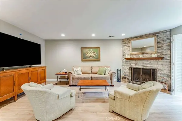 140 N Canyon BLVD #C, Monrovia, CA 91016