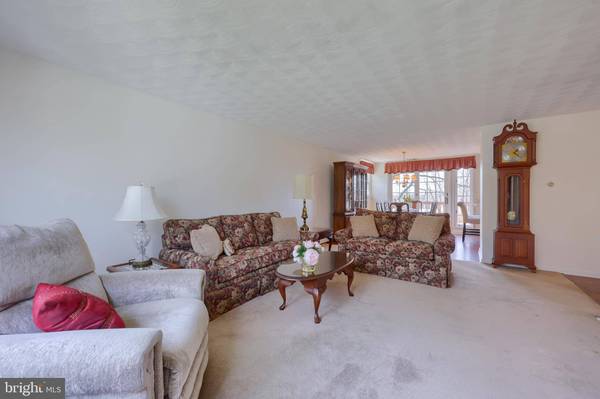 456 PINEHURST RD, York, PA 17402