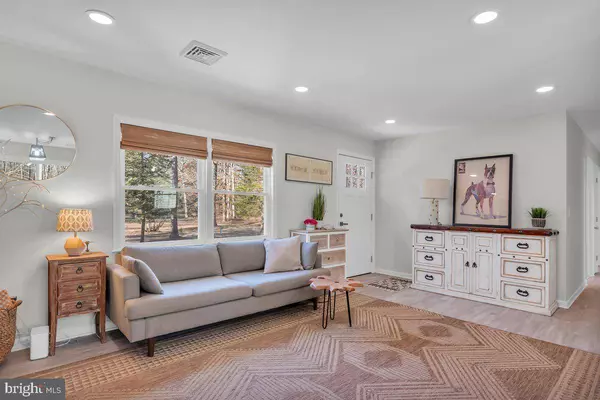 7176 1ST AVE, Mays Landing, NJ 08330