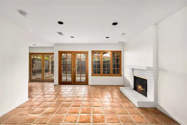 650 W Glenwood DR, Fullerton, CA 92832