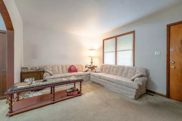 8538 S 77th AVE, Bridgeview, IL 60455