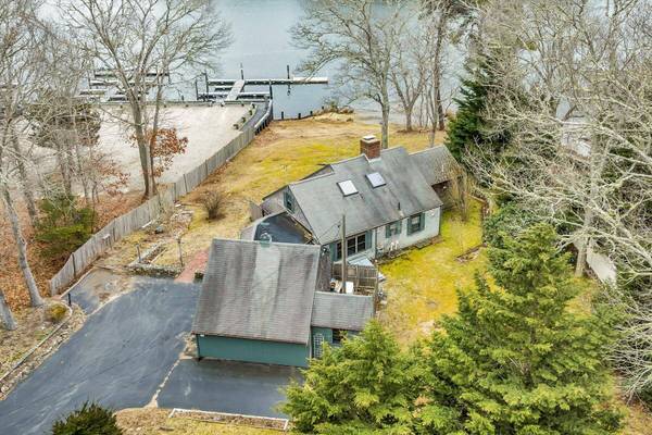 211 Cedar Tree Neck Road, Marstons Mills, MA 02648