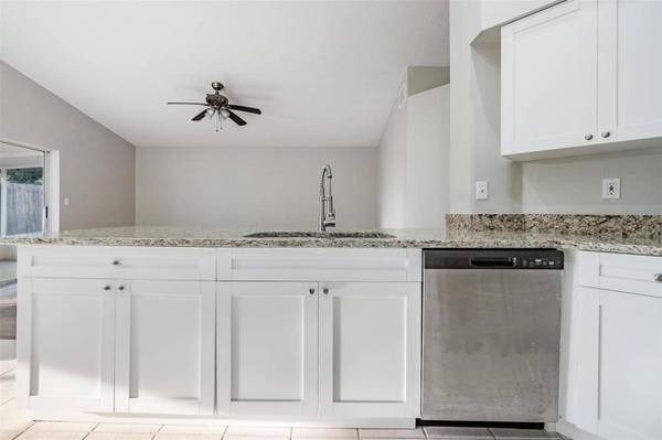 626 SAND RIDGE DR, Valrico, FL 33594