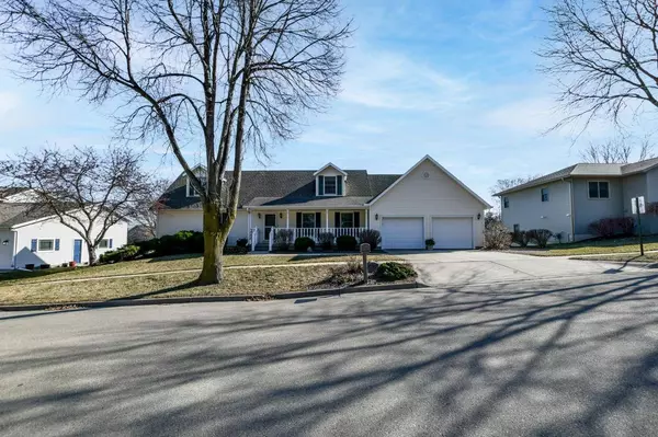 222 STRANGEWAY Avenue, Lodi, WI 53555-1308