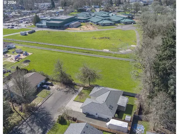 35455 DOUGLAS DR, St Helens, OR 97051