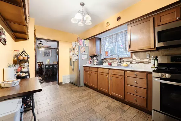 40 E 151ST ST, Harvey, IL 60426