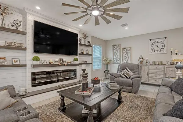 10609 SW Vasari WAY, Port Saint Lucie, FL 34987