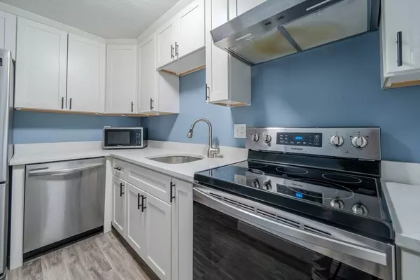 19 Davis Rd #B12, Acton, MA 01720