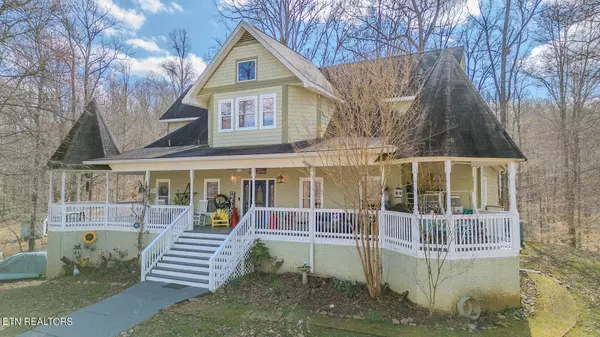 400 Cabbage Cemetery Rd, Washburn, TN 37888