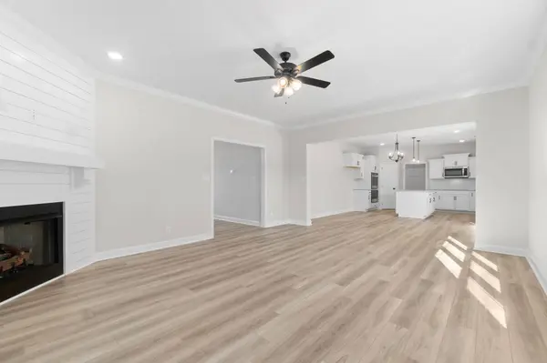 1746 Oak Forest Dr, Clarksville, TN 37043