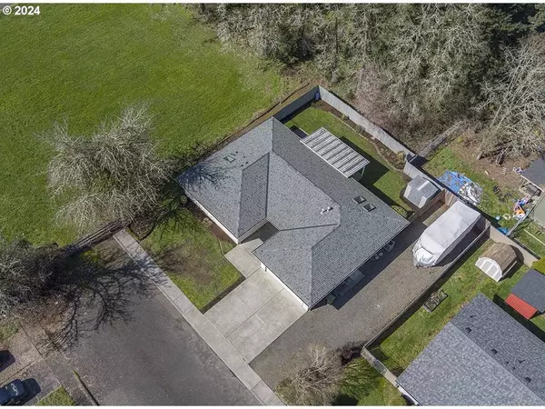 35455 DOUGLAS DR, St Helens, OR 97051