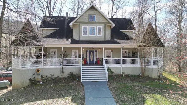 400 Cabbage Cemetery Rd, Washburn, TN 37888