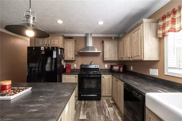 705 Brady Street EXT, Ramseur, NC 27316