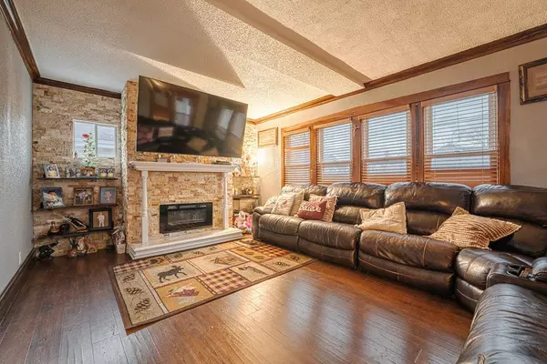 40 E 151ST ST, Harvey, IL 60426