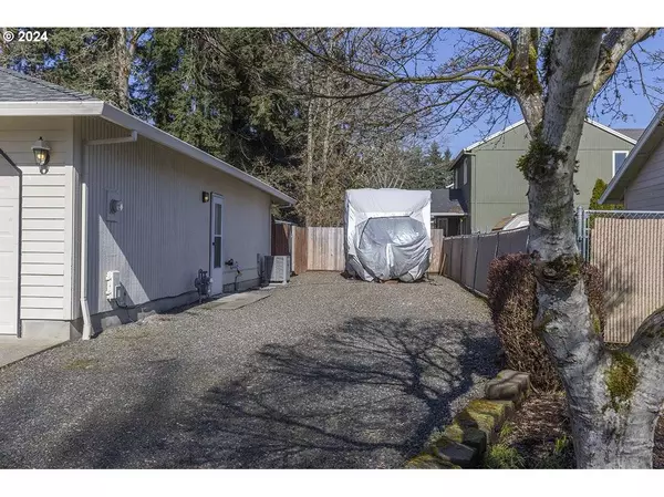 35455 DOUGLAS DR, St Helens, OR 97051