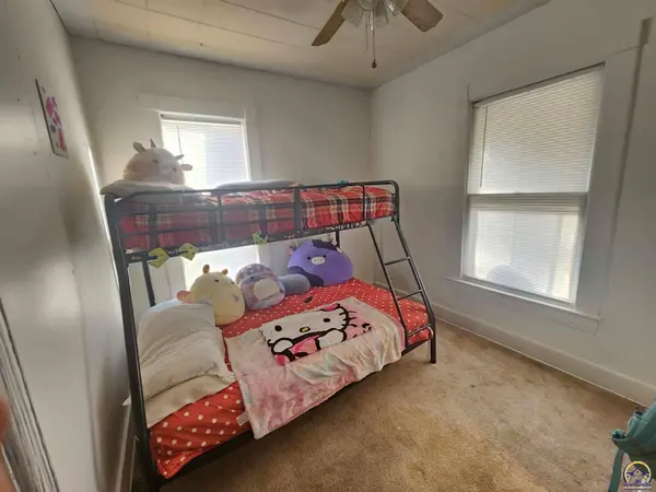 324 SW Jewell AVE, Topeka, KS 66606