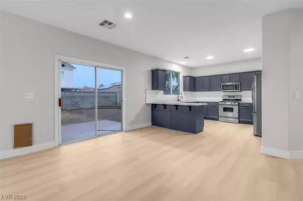 8916 Wolf Dancer Avenue, Las Vegas, NV 89143