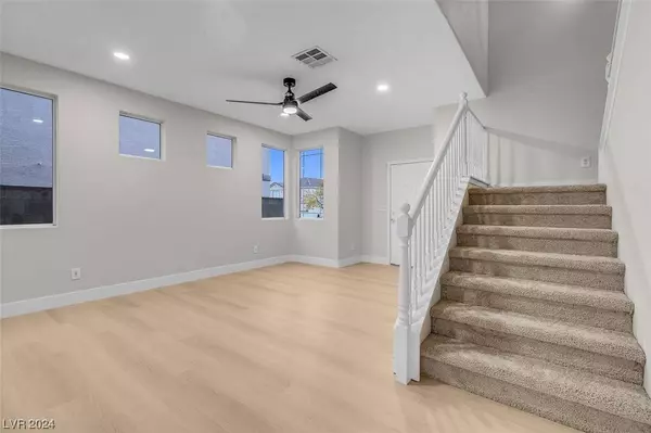 8916 Wolf Dancer Avenue, Las Vegas, NV 89143