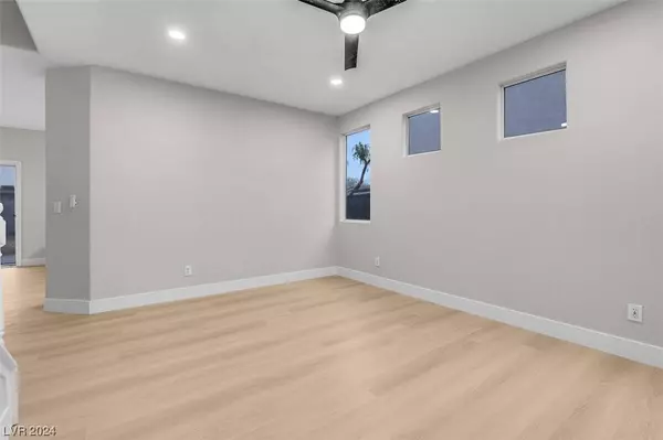 8916 Wolf Dancer Avenue, Las Vegas, NV 89143