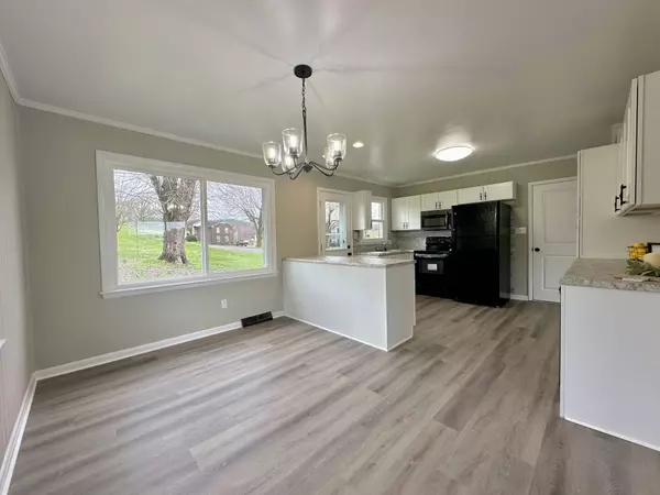 26 Main St #E, Gordonsville, TN 38563