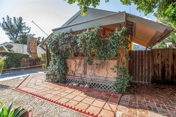 3704 3rd AVE, La Crescenta, CA 91214