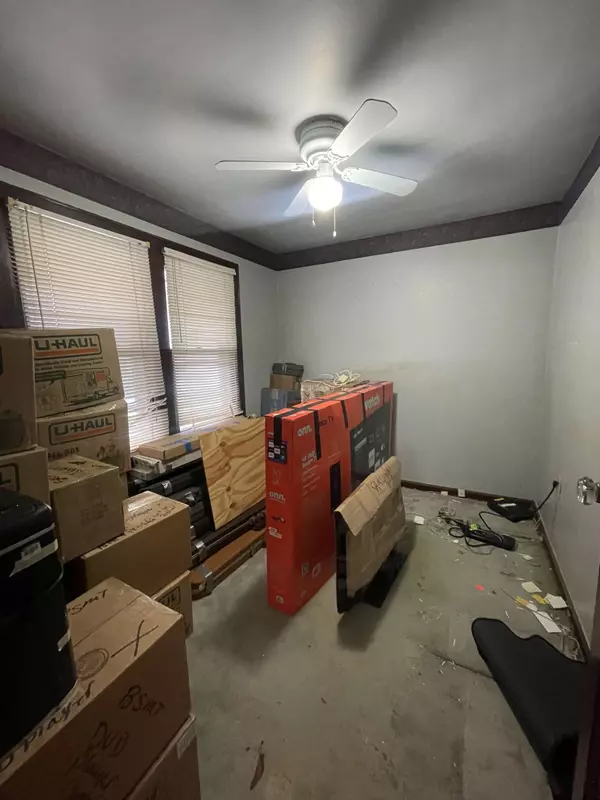 606 E County Line RD, Indianapolis, IN 46227