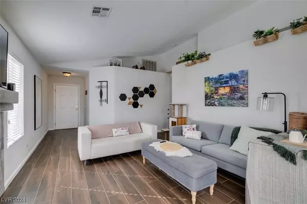 9636 Bending River Avenue, Las Vegas, NV 89129