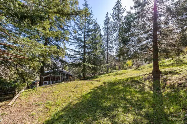 319 West St, Ashland, OR 97520