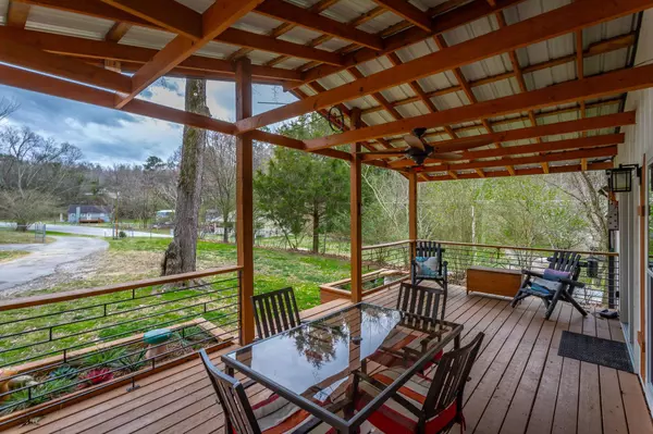 351 W Schmitt Rd, Rossville, GA 30741