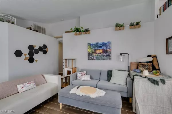 9636 Bending River Avenue, Las Vegas, NV 89129