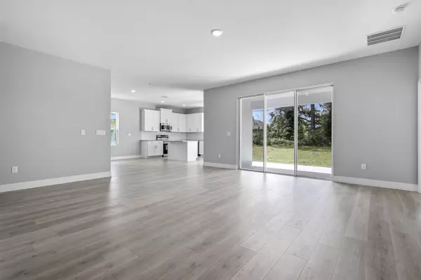 380 Crestview ST NE, Palm Bay, FL 32907