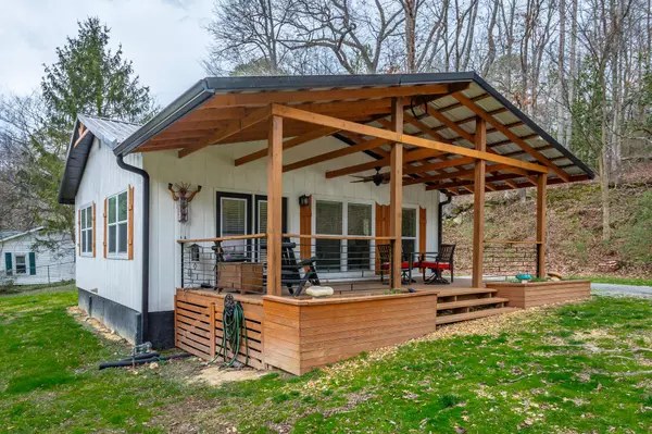 351 W Schmitt Rd, Rossville, GA 30741