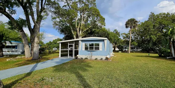 663 Candle CT NE, Palm Bay, FL 32907