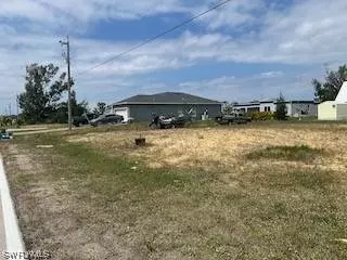 4239 Kismet Pkwy, Cape Coral, FL 33993