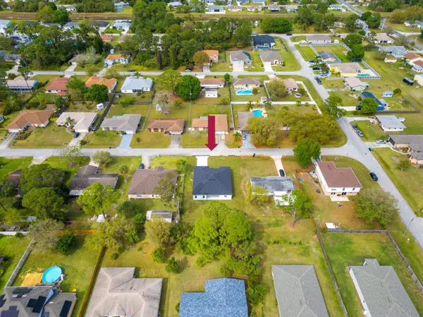 380 Crestview ST NE, Palm Bay, FL 32907