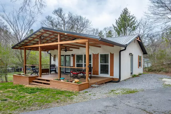 351 W Schmitt Rd, Rossville, GA 30741