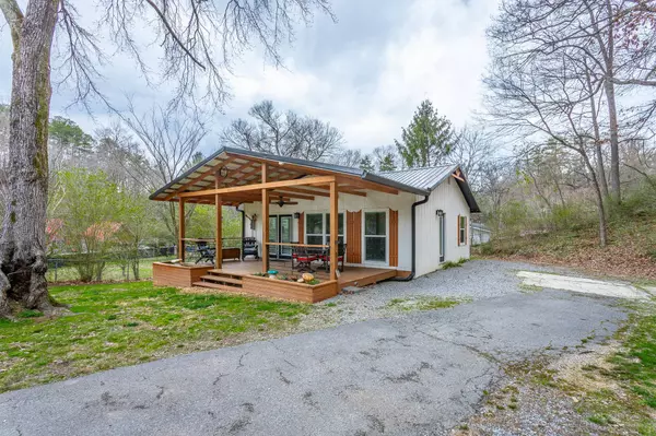 351 W Schmitt Rd, Rossville, GA 30741