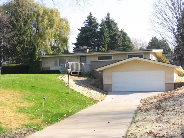 2680 Moerland NW Drive, Grand Rapids, MI 49504