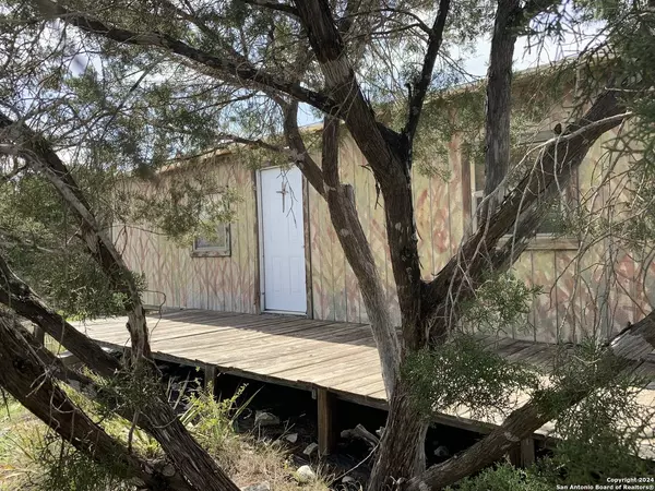 1765 COUNTY ROAD 429B, Uvalde, TX 78801