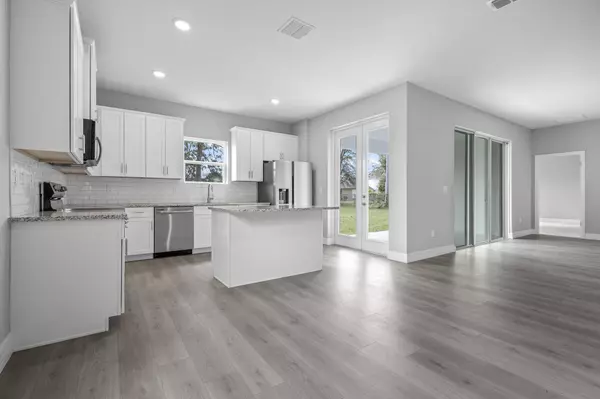 380 Crestview ST NE, Palm Bay, FL 32907