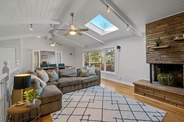 7150 Green Valley RD, Golden Valley, MN 55427