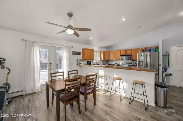 13712 W Holly LOOP, Big Lake, AK 99652