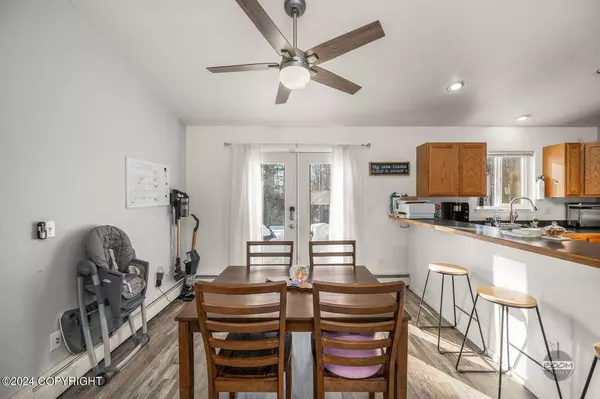 13712 W Holly LOOP, Big Lake, AK 99652