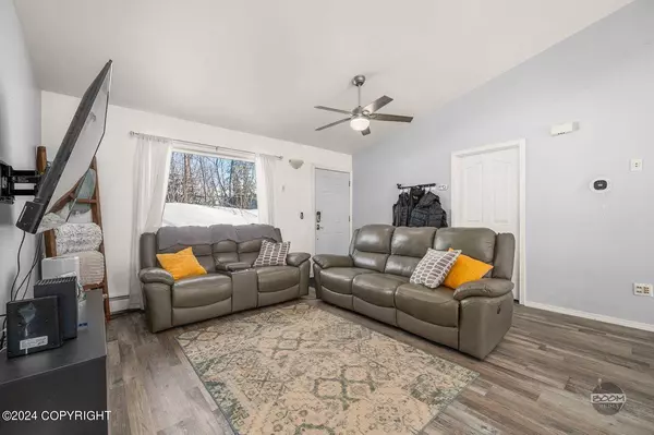 13712 W Holly LOOP, Big Lake, AK 99652