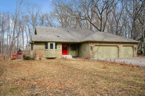 923 Lois LN, Lino Lakes, MN 55014